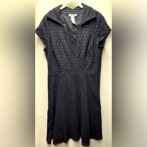 Nine West Sheath Dress Size 16 Black Floral Eyelet Lace Cap Sleeve Knee Length